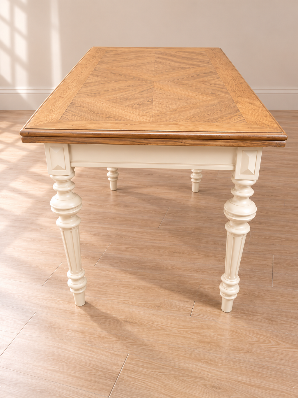Ausziehbarer Esstisch „Laurent“ – Creme & Naturholz – 115–215 cm