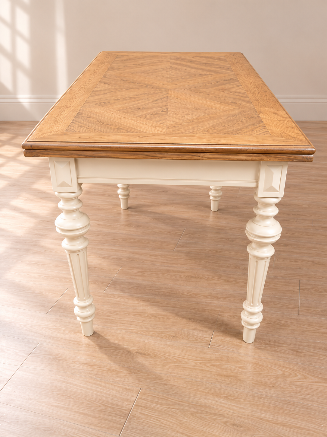 Ausziehbarer Esstisch „Laurent“ – Creme & Naturholz – 115–215 cm