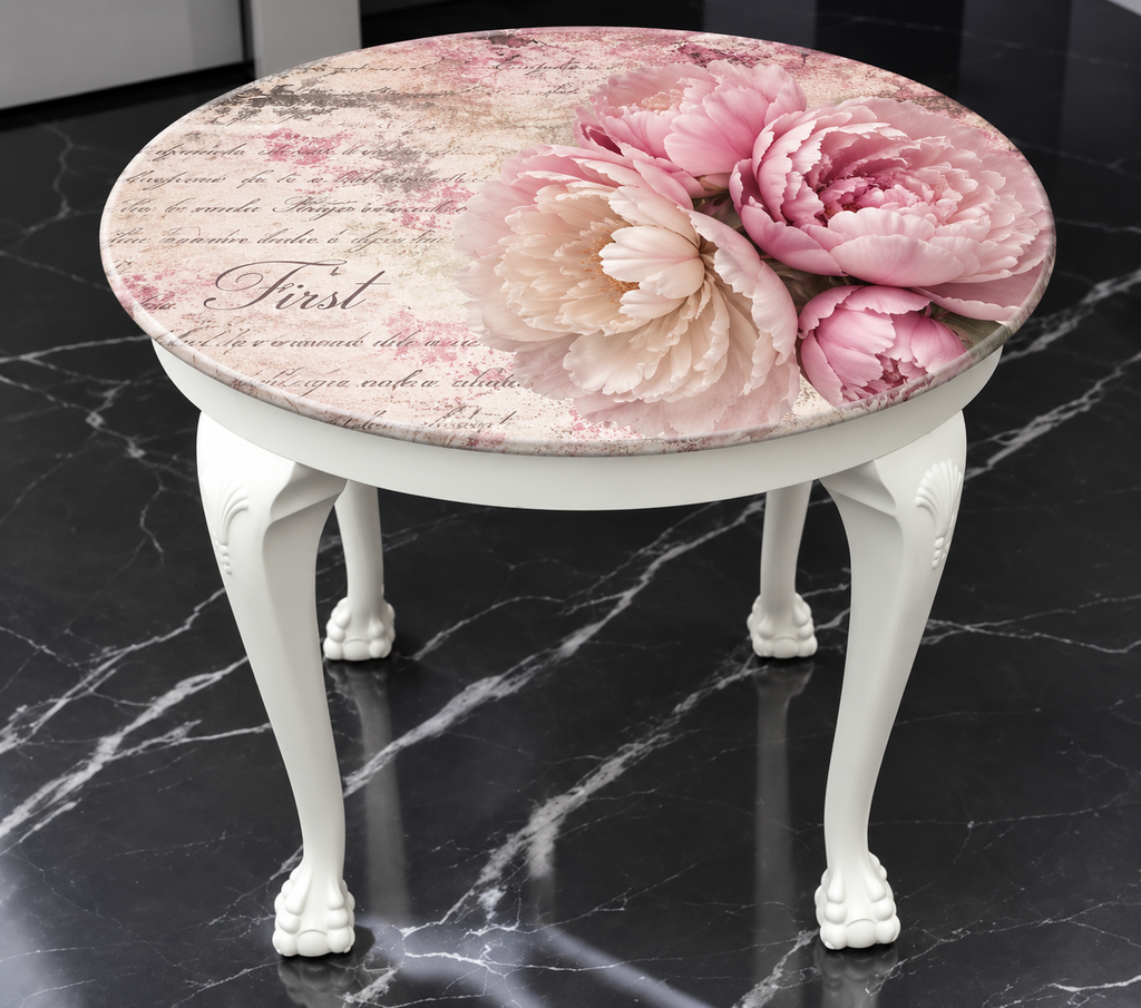 Runder Vintage Tisch mit Pfingstrosen – romantischer Esstisch „Fleur“