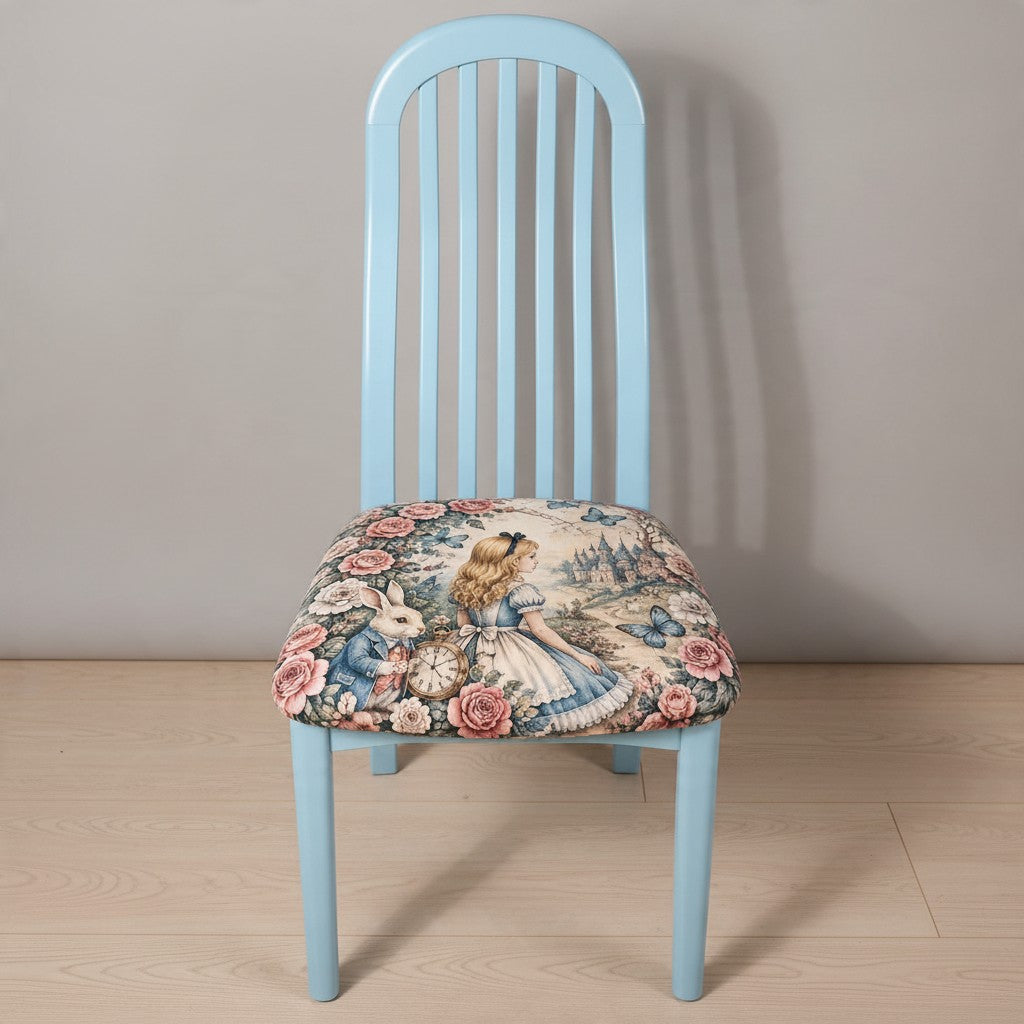 Vintage Stuhl mit Motivpolster in Babyblau – Mädchen Blaues Kleid