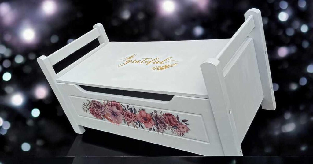 Vintage Truhenbank mit Stauraum – Sitzbank Grau mit Blumenmotiv – kleine Landhaus Bank Joy
