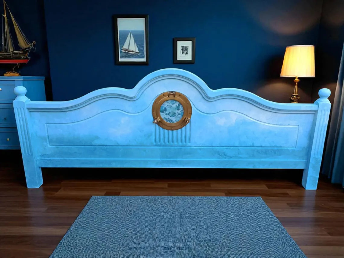 Maritimes Vintage Doppelbett 180×200 cm mit Echtglas-Luke | Aufgearbeitetes Holzbett | Calypso