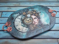 Vintage Tablett mit Steampunk-Motiv | Großes Holztablett mit Epoxidharz | Aurelia