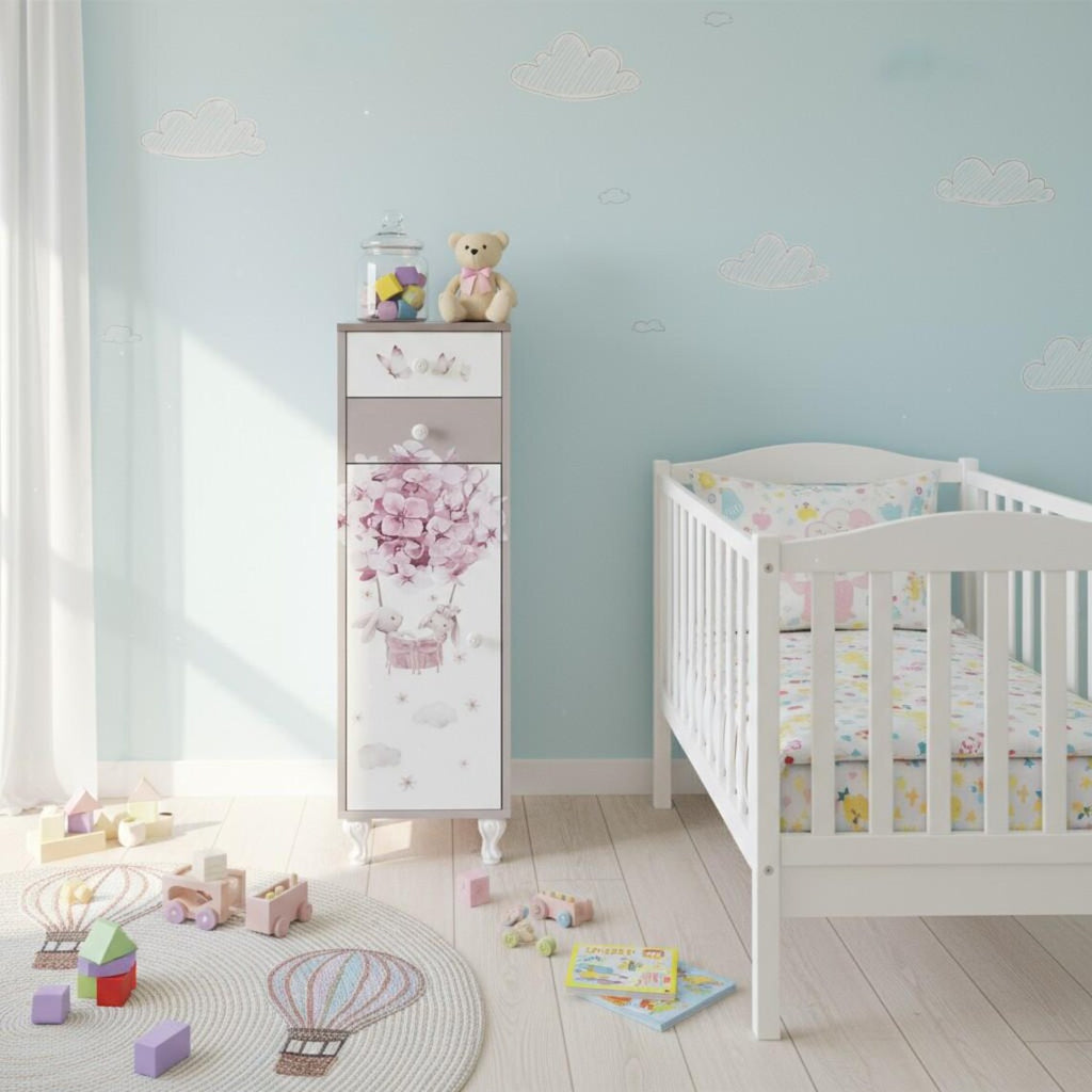Schmaler Vintage Schrank fürs Kinderzimmer – Rosa Blumenmotiv – Unikat „Franzi“