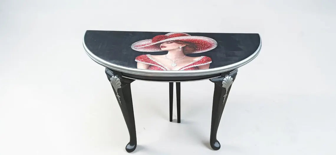 Halbrunder Konsolentisch Vintage – schwarze Wandkonsole mit Frauenmotiv | Katja