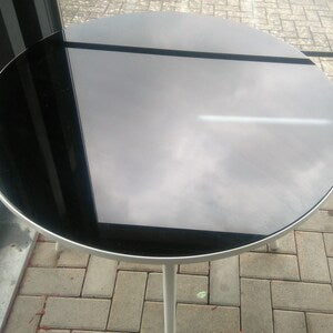 Runder Vintage Esstisch Schwarz & Weiß – kleiner Upcycling Esstisch Ø 85 cm – Luigi