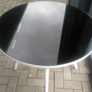 Runder Vintage Esstisch Schwarz & Weiß – kleiner Upcycling Esstisch Ø 85 cm – Luigi