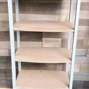 Vintage Regal aus Holz – schmales Landhausregal mit 4 Ablagen – Steven