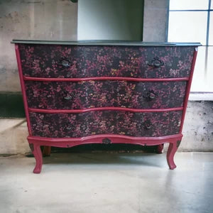 Vintage Kommode Rot Schwarz – florale Upcycling Kommode mit 3 Schubladen – Statement Möbel Jule
