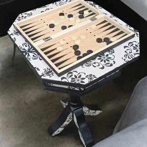 Vintage Schachtisch mit Backgammon – Totenkopf Spieltisch – drehbare Spielplatte – Gothic Beistelltisch – Betti