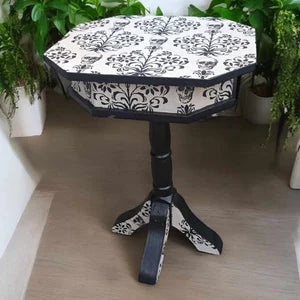 Vintage Schachtisch mit Backgammon – Totenkopf Spieltisch – drehbare Spielplatte – Gothic Beistelltisch – Betti