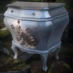 Barock Vintage Kommode mit Motiv – geschwungene Flurkommode in Grau – Angelique