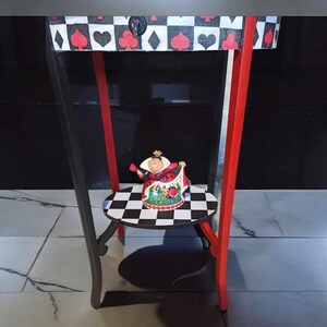 Vintage Schachtisch mit Schachfiguren – außergewöhnlicher Spieltisch im Karten-Design – Isabella
