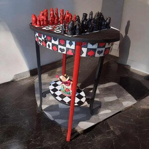 Vintage Schachtisch mit Schachfiguren – außergewöhnlicher Spieltisch im Karten-Design – Isabella