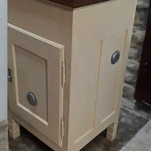 Vintage Vorratsschrank aus Holz – alter Küchenschrank Landhausstil – Theodor