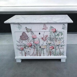Vintage Kommode mit Marmorplatte & Blumenmotiv – florale Landhauskommode – Sally