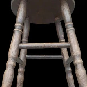 Alter Holzhocker aus Massivholz – Vintage Milchhocker & Pflanzenhocker – Emil