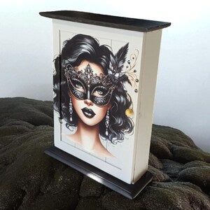 Vintage Schlüsselkasten mit venezianischem Maskenmotiv | Schlüsselbox Wanddeko | Anna-Lena