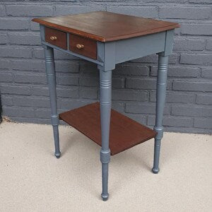 Vintage Beistelltisch mit 2 Schubladen – schmaler Nachttisch aus Holz – Tobias