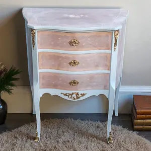 Schmale Vintage Kommode Rosa Creme mit Gold – kleine Kommode mit 3 Schubladen – Debbie