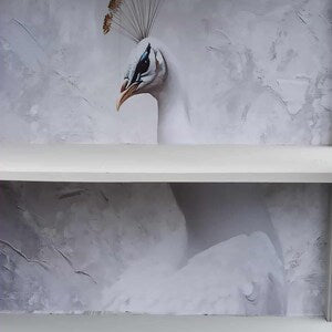 Vintage Vitrine mit Beleuchtung & Pfauenmotiv – Glasvitrine im Landhausstil – Petunia