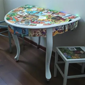 Kindertisch mit Märchenmotiven – Vintage Spieltisch aus Vollholz – Max Upcycling-Unikat