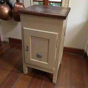 Vintage Vorratsschrank aus Holz – alter Küchenschrank Landhausstil – Theodor