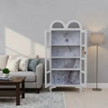 Vintage Vitrine mit Beleuchtung & Pfauenmotiv – Glasvitrine im Landhausstil – Petunia