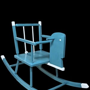 Vintage Schaukelpferd aus Holz in Blau & Weiß – dekoratives Holzpferd fürs Kinderzimmer – Lumi