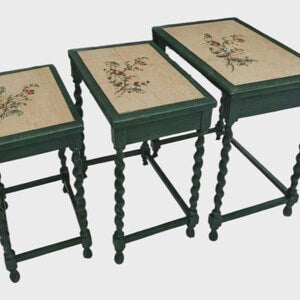 Vintage Satztische 3er-Set aus Holz – Beistelltische mit Blumenmotiv im Landhausstil