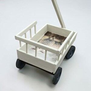 Vintage Bollerwagen aus Holz – Landhaus Deko mit Schafmotiv – Kinderzimmer Deko – aufgearbeitetes Unikat Bolle
