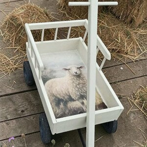 Vintage Bollerwagen aus Holz – Landhaus Deko mit Schafmotiv – Kinderzimmer Deko – aufgearbeitetes Unikat Bolle