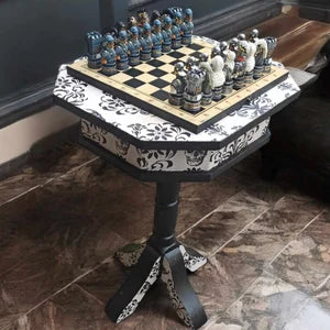 Vintage Schachtisch mit Backgammon – Totenkopf Spieltisch – drehbare Spielplatte – Gothic Beistelltisch – Betti