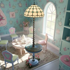 Vintage Stehlampe mit Beistelltisch & Tiffany-Glasschirm – Fantasy Tischlampe – Bluebell