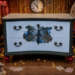 Vintage Kommode mit Fantasy Motiv – außergewöhnliches Upcycling Sideboard – Statement Möbel Mila
