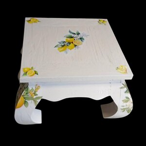 Mediterraner Couchtisch mit Zitronenmotiv – Vintage Landhaus Massivholz