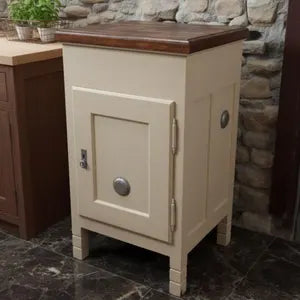 Vintage Vorratsschrank aus Holz – alter Küchenschrank Landhausstil – Theodor