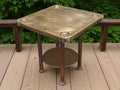 Vintage Messingtisch mit Holzbeinen – Beistelltisch „Deacon Brodie’s Tavern“