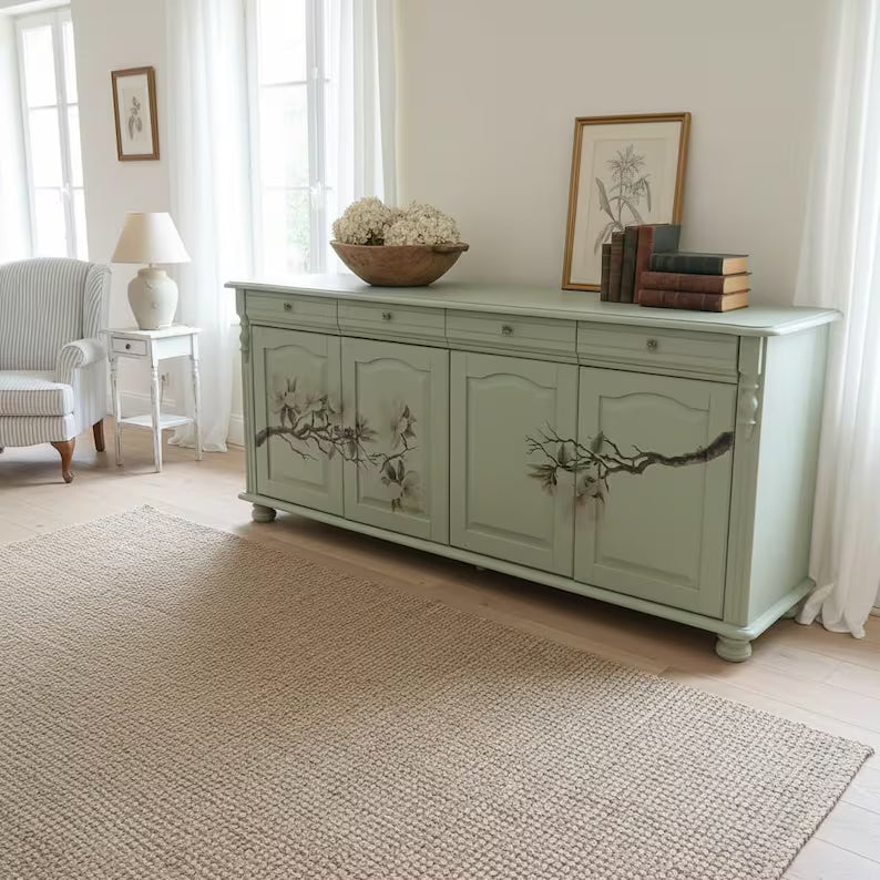 Vintage Sideboard aus Massivholz | Landhausstil | Salbeigrün mit Magnolienmotiv | Mirelle