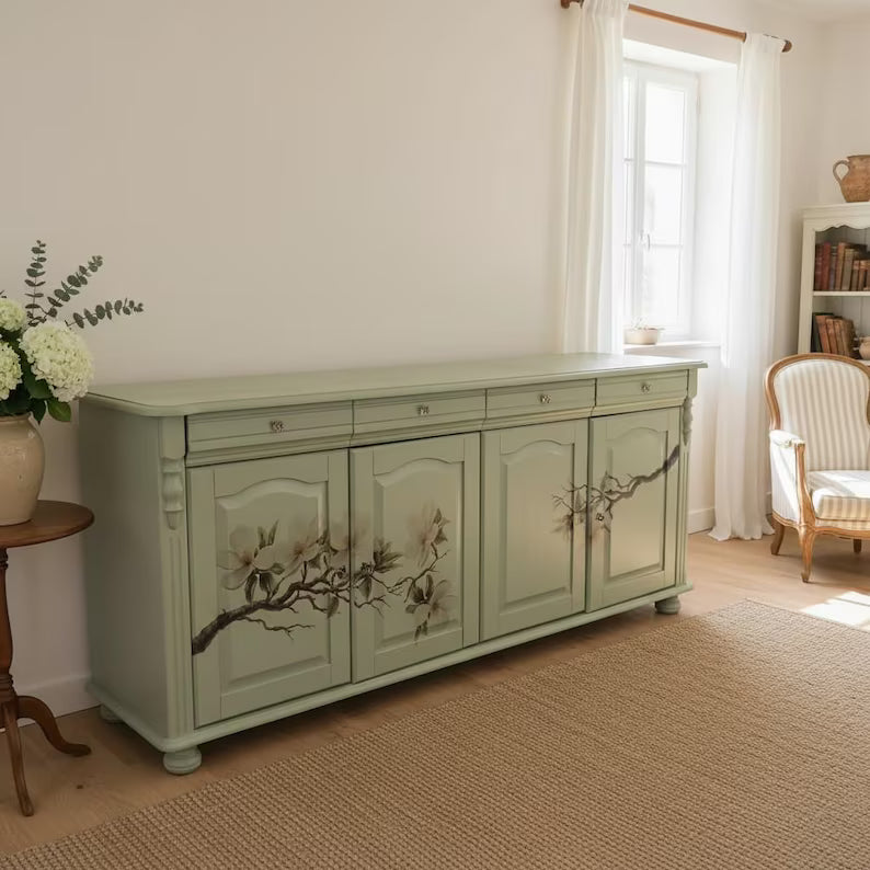 Vintage Sideboard aus Massivholz | Landhausstil | Salbeigrün mit Magnolienmotiv | Mirelle