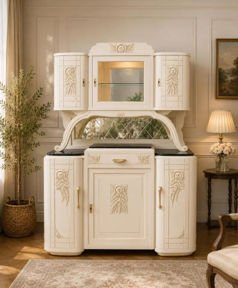 Art-Déco Vitrine mit Beleuchtung | Buffet mit Marmorplatten | Weiß & Champagnergold | Gloria