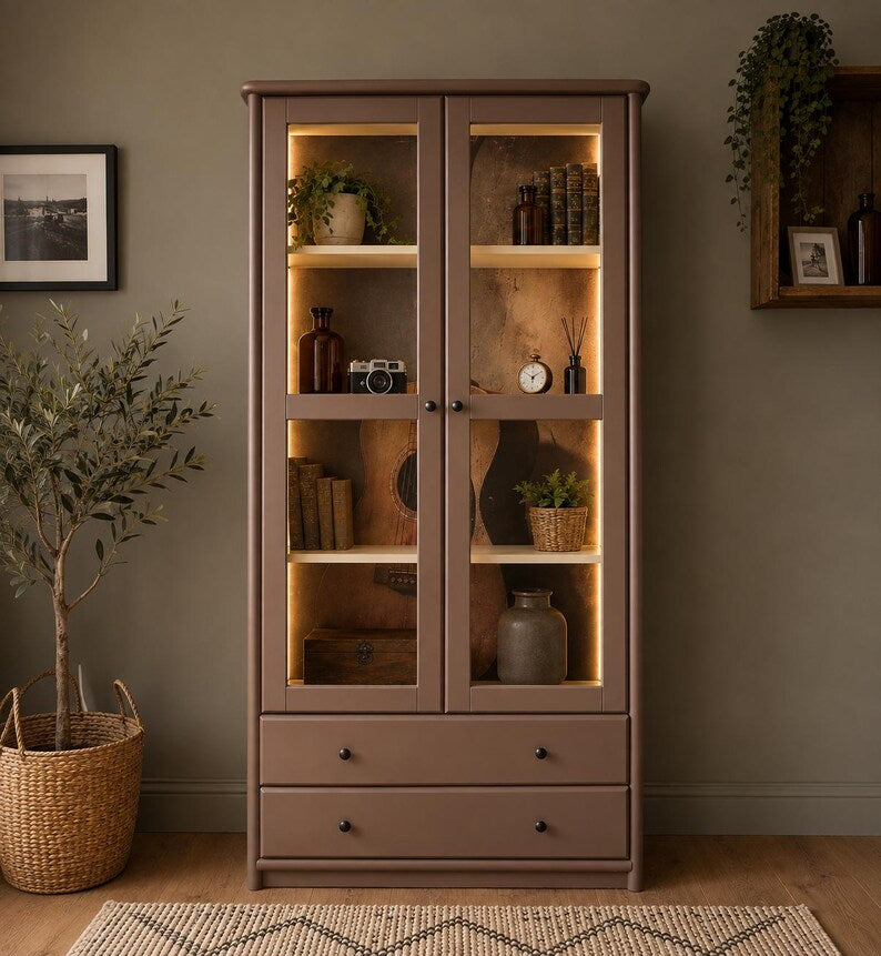 Vintage Vitrinenschrank aus Holz mit Gitarrenmotiv & Beleuchtung – Cash