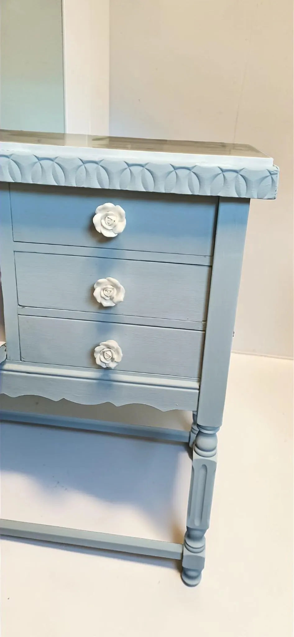Vintage Kommode mit Fliesenplatte – Landhaus Sideboard ELARA