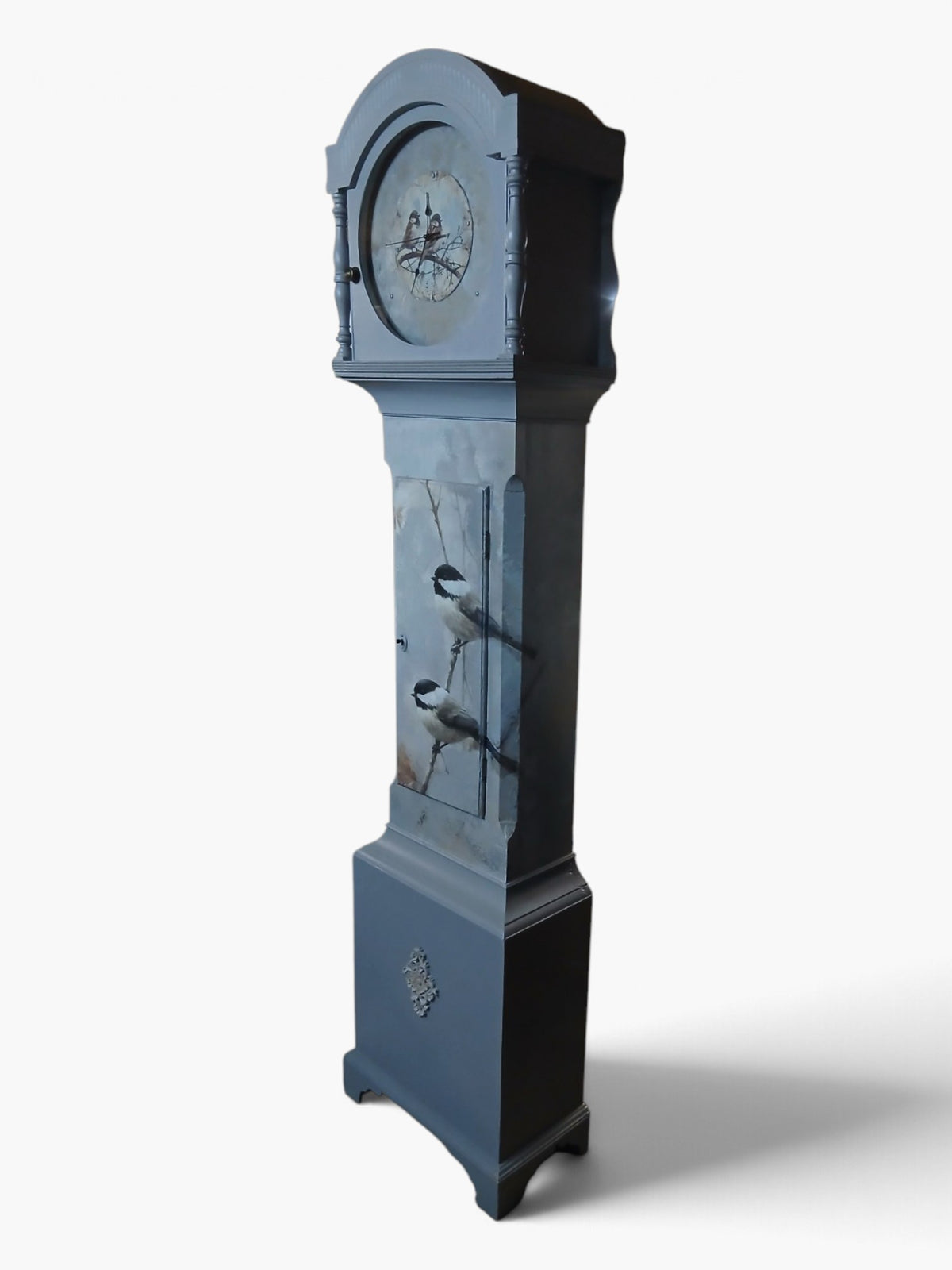 Vintage Standuhr „Elowen“ mit Vogelmotiv – aufgearbeitetes Möbel-Unikat